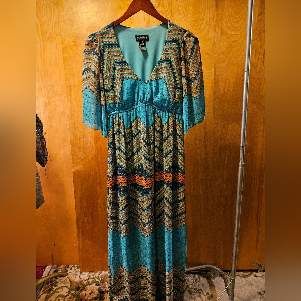 ENFOCUS STUDIO MAXI DRESS, size 4 MID SLEEVE